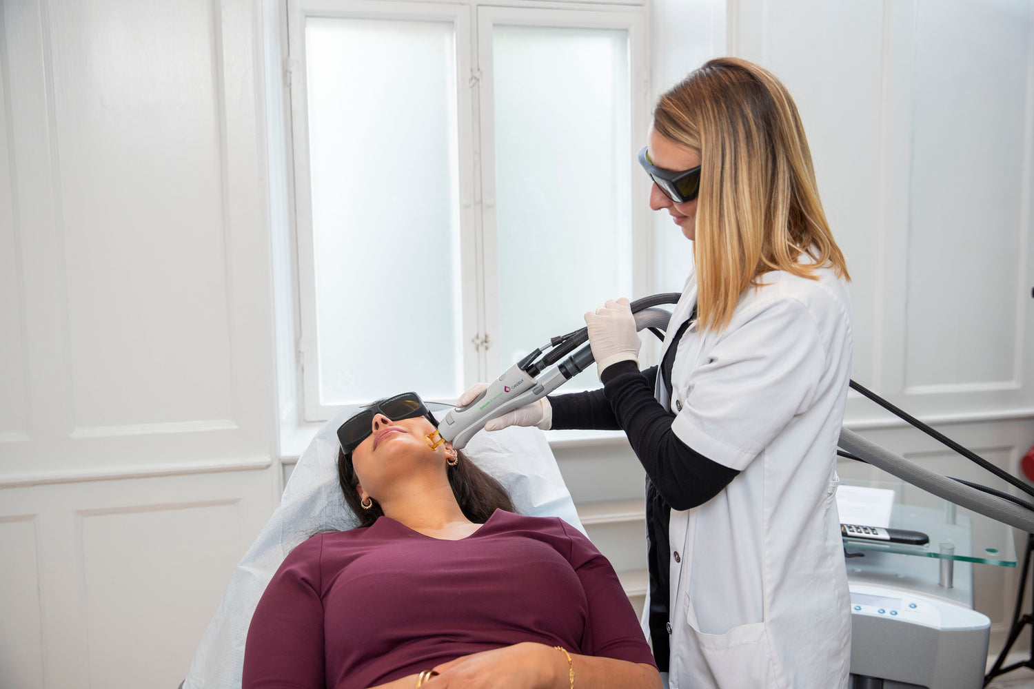 Laserbehandling af ansigt hos Cosmo Laser. Kosmetisk klinik i København.