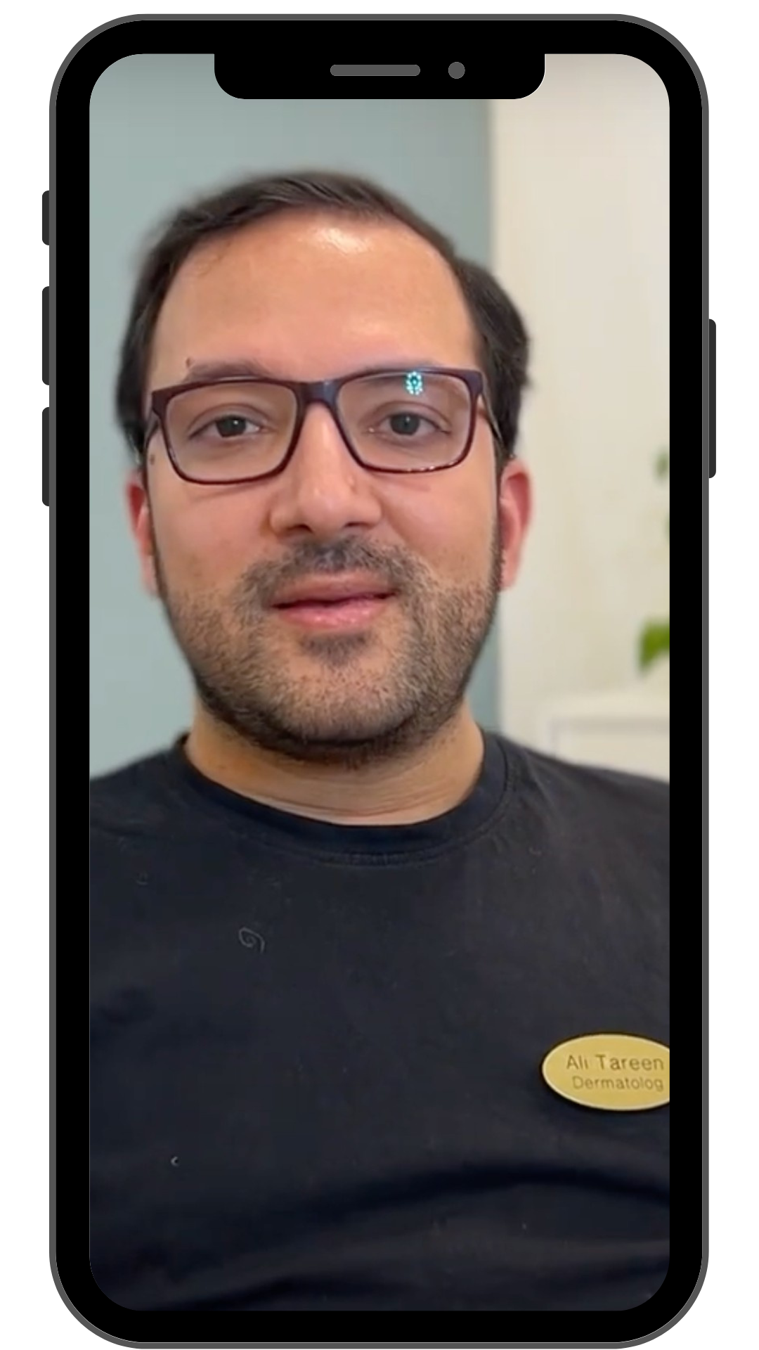 Hudlæge Ali Tareen fra Cosmo Laser København. Ekspert i laserbehandlinger.